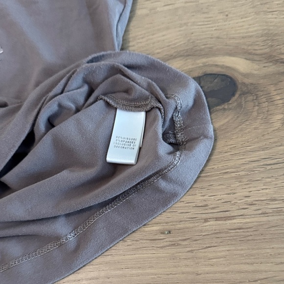 St. John Taupe Short Sleeve Tee with Embellishments - Picture 6 of 6